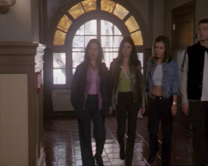 Charmed-Online-dot-net_207TheyreEverywhere1273.jpg