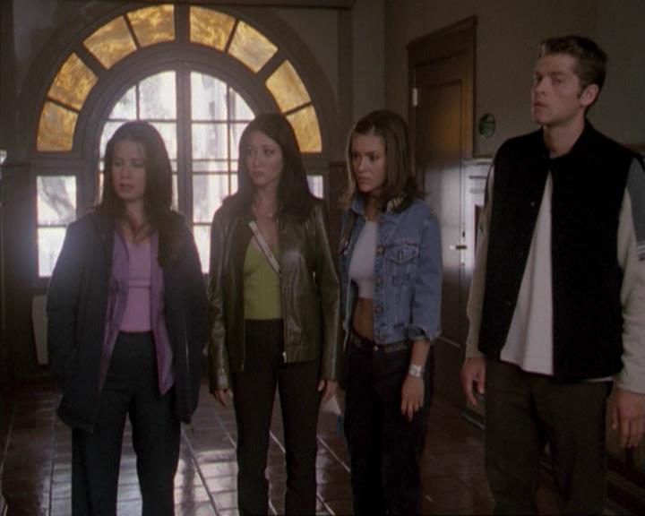 Charmed-Online-dot-net_207TheyreEverywhere1275.jpg