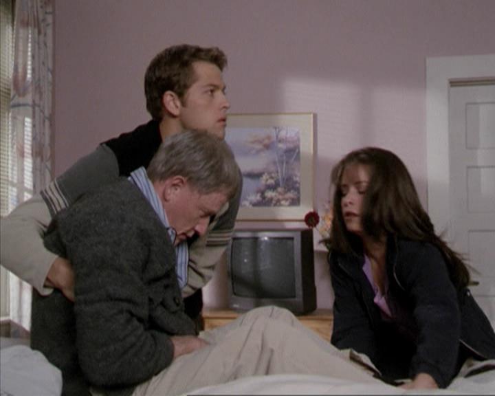 Charmed-Online-dot-net_207TheyreEverywhere1311.jpg