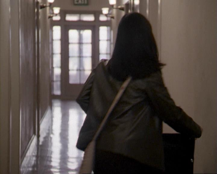Charmed-Online-dot-net_207TheyreEverywhere1313.jpg