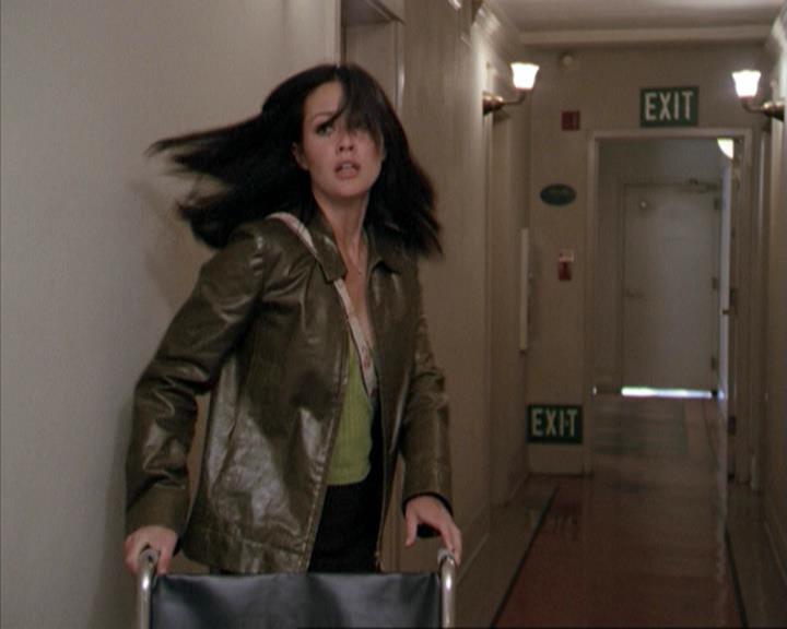Charmed-Online-dot-net_207TheyreEverywhere1315.jpg
