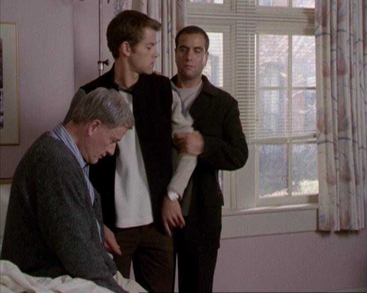 Charmed-Online-dot-net_207TheyreEverywhere1319.jpg