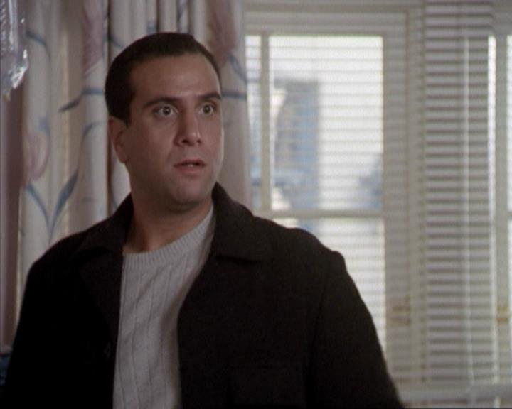 Charmed-Online-dot-net_207TheyreEverywhere1330.jpg