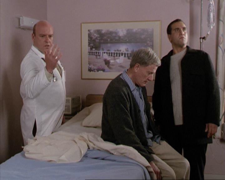 Charmed-Online-dot-net_207TheyreEverywhere1333.jpg