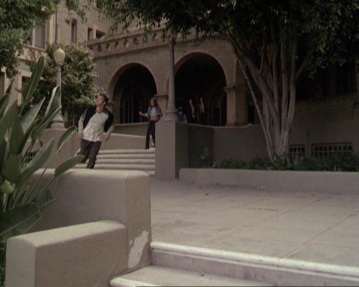 Charmed-Online-dot-net_207TheyreEverywhere1349.jpg