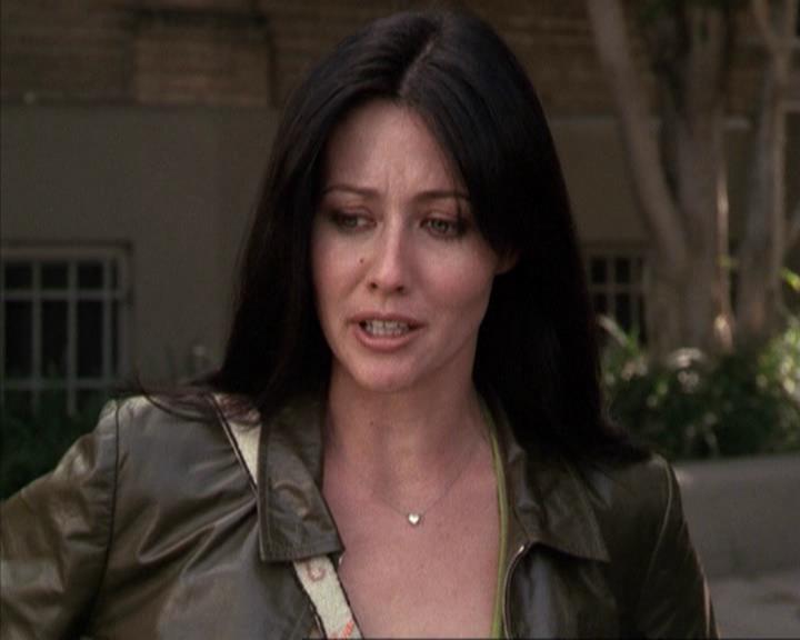 Charmed-Online-dot-net_207TheyreEverywhere1382.jpg