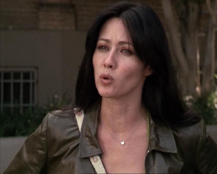 Charmed-Online-dot-net_207TheyreEverywhere1383.jpg