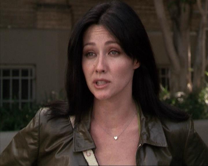 Charmed-Online-dot-net_207TheyreEverywhere1390.jpg
