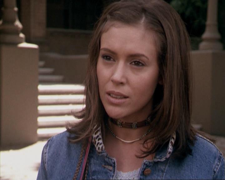 Charmed-Online-dot-net_207TheyreEverywhere1400.jpg