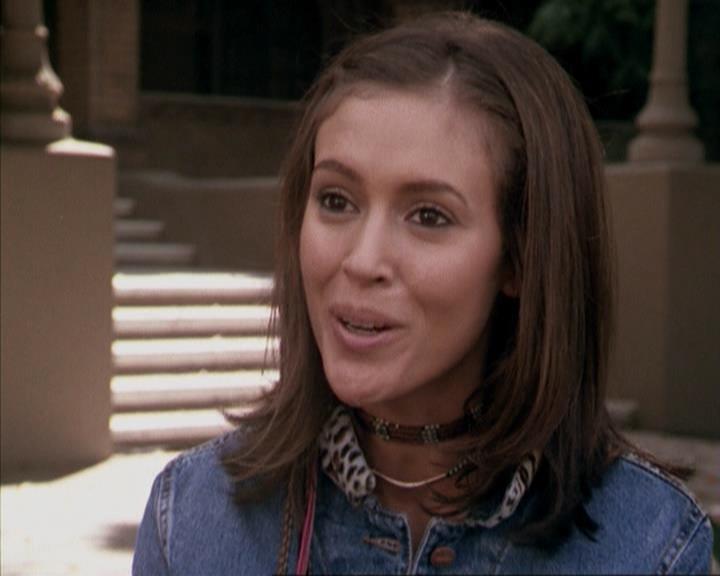Charmed-Online-dot-net_207TheyreEverywhere1407.jpg