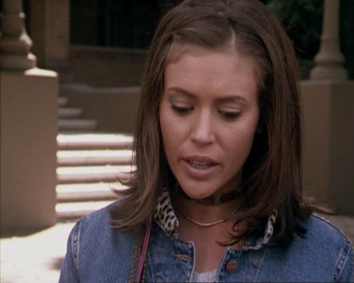 Charmed-Online-dot-net_207TheyreEverywhere1411.jpg