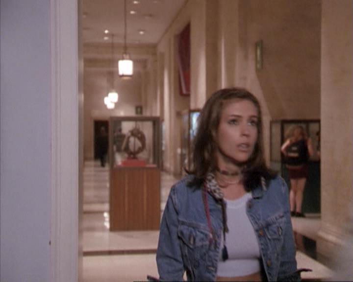 Charmed-Online-dot-net_207TheyreEverywhere1431.jpg