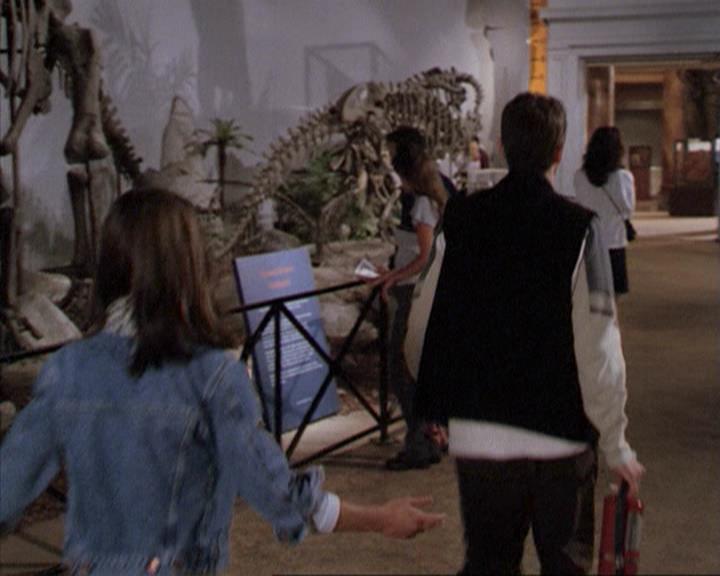 Charmed-Online-dot-net_207TheyreEverywhere1433.jpg