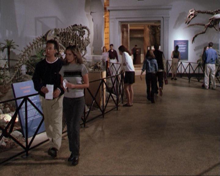 Charmed-Online-dot-net_207TheyreEverywhere1438.jpg