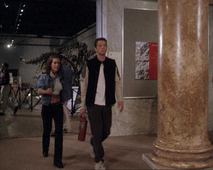 Charmed-Online-dot-net_207TheyreEverywhere1440.jpg