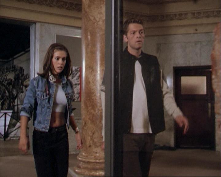 Charmed-Online-dot-net_207TheyreEverywhere1442.jpg
