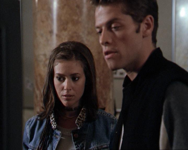 Charmed-Online-dot-net_207TheyreEverywhere1447.jpg