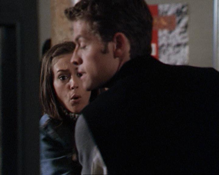 Charmed-Online-dot-net_207TheyreEverywhere1453.jpg