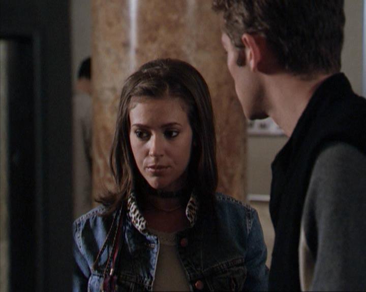 Charmed-Online-dot-net_207TheyreEverywhere1467.jpg