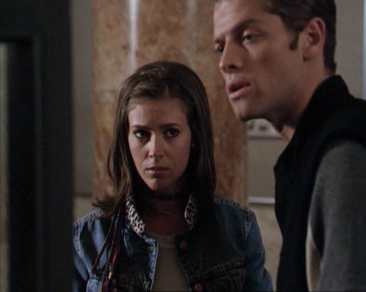 Charmed-Online-dot-net_207TheyreEverywhere1469.jpg