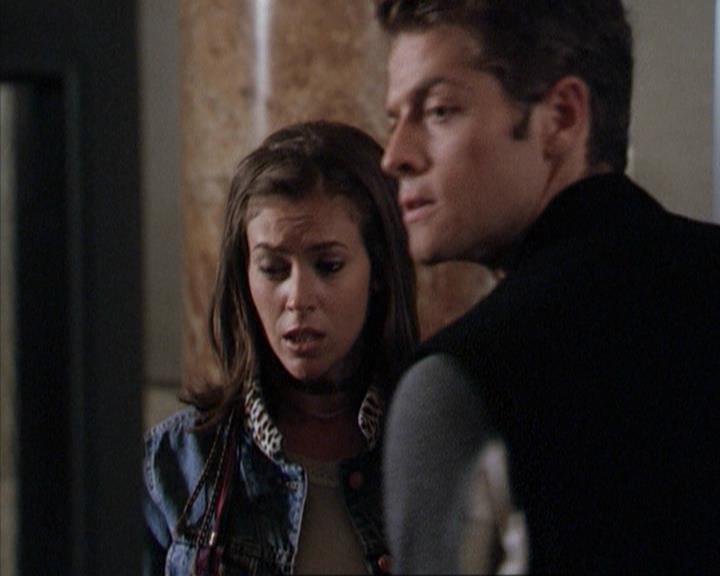 Charmed-Online-dot-net_207TheyreEverywhere1470.jpg