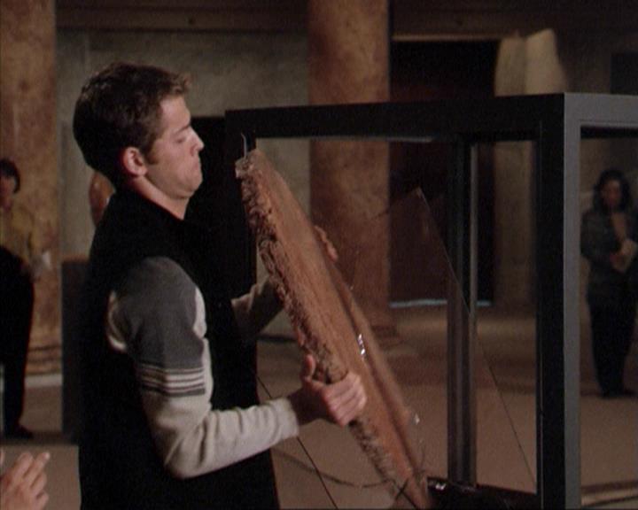 Charmed-Online-dot-net_207TheyreEverywhere1475.jpg