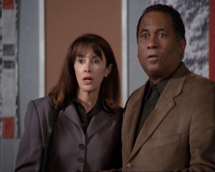 Charmed-Online-dot-net_207TheyreEverywhere1479.jpg