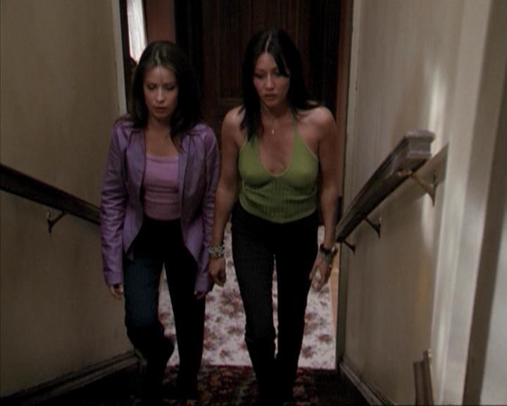 Charmed-Online-dot-net_207TheyreEverywhere1495.jpg