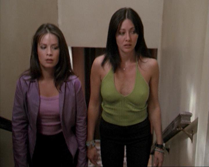 Charmed-Online-dot-net_207TheyreEverywhere1497.jpg