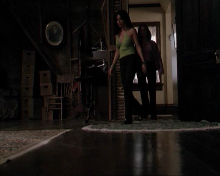 Charmed-Online-dot-net_207TheyreEverywhere1501.jpg