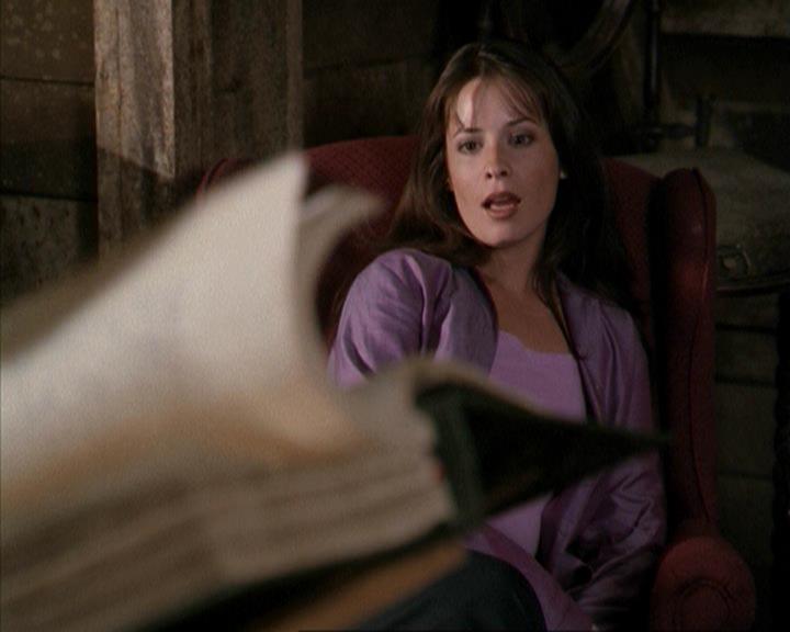 Charmed-Online-dot-net_207TheyreEverywhere1513.jpg