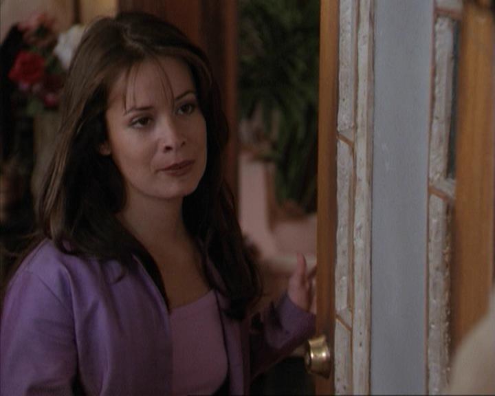 Charmed-Online-dot-net_207TheyreEverywhere1594.jpg