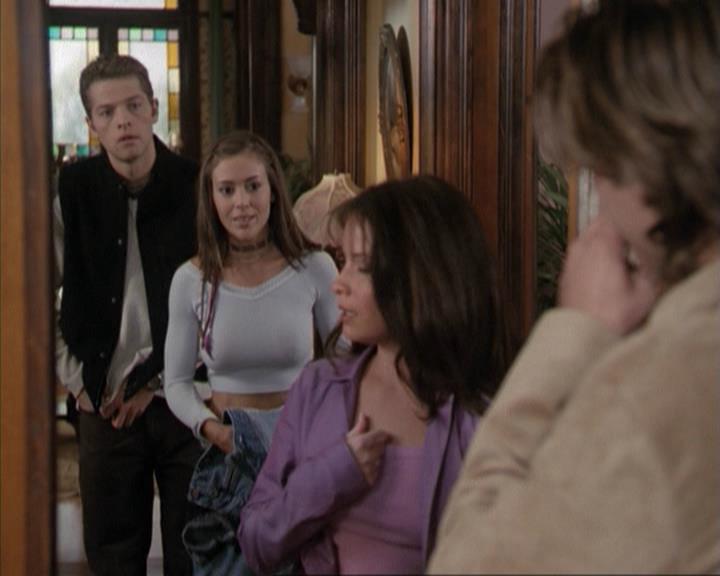 Charmed-Online-dot-net_207TheyreEverywhere1605.jpg