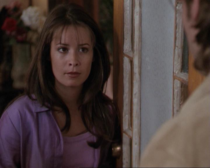 Charmed-Online-dot-net_207TheyreEverywhere1618.jpg