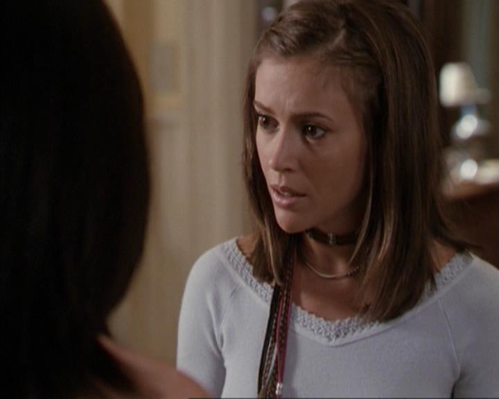 Charmed-Online-dot-net_207TheyreEverywhere1676.jpg