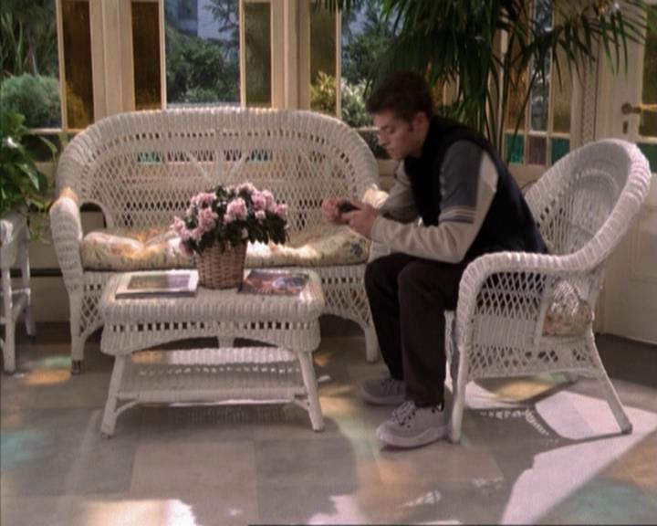 Charmed-Online-dot-net_207TheyreEverywhere1706.jpg
