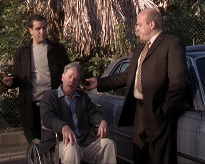Charmed-Online-dot-net_207TheyreEverywhere1715.jpg