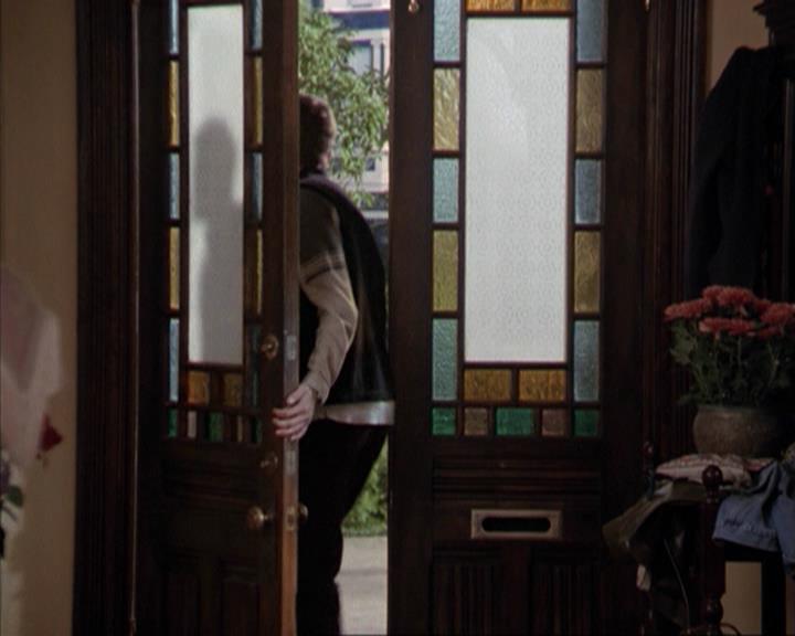 Charmed-Online-dot-net_207TheyreEverywhere1803.jpg