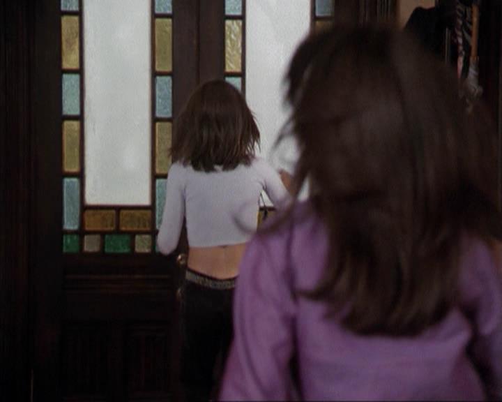 Charmed-Online-dot-net_207TheyreEverywhere1812.jpg