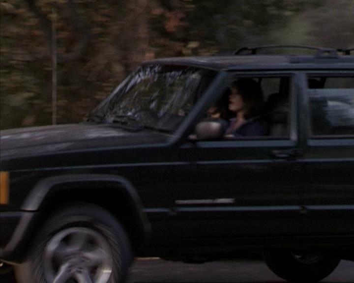 Charmed-Online-dot-net_207TheyreEverywhere1824.jpg