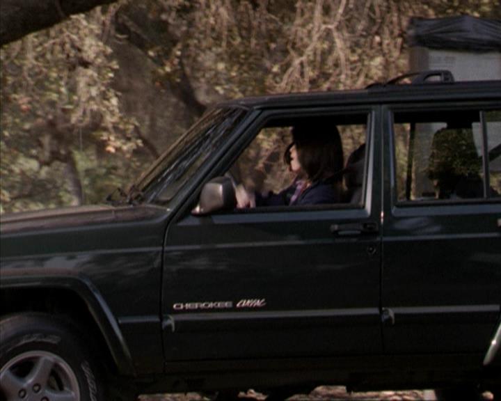 Charmed-Online-dot-net_207TheyreEverywhere1825.jpg
