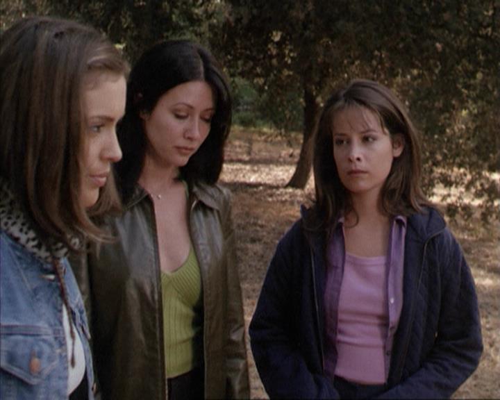 Charmed-Online-dot-net_207TheyreEverywhere1867.jpg