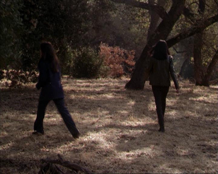 Charmed-Online-dot-net_207TheyreEverywhere1870.jpg