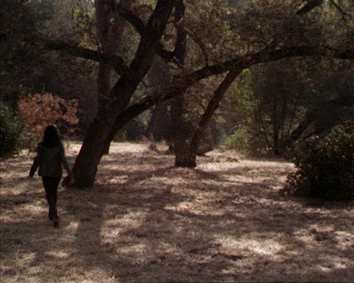 Charmed-Online-dot-net_207TheyreEverywhere1873.jpg