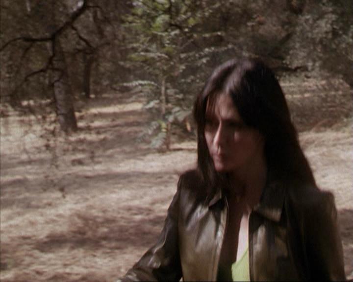 Charmed-Online-dot-net_207TheyreEverywhere1879.jpg