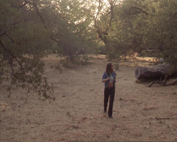 Charmed-Online-dot-net_207TheyreEverywhere1890.jpg