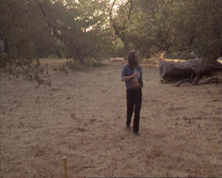 Charmed-Online-dot-net_207TheyreEverywhere1891.jpg