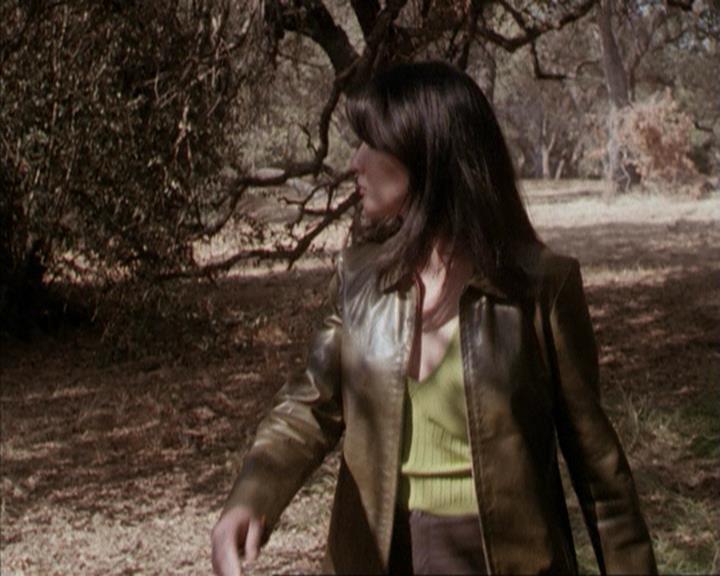 Charmed-Online-dot-net_207TheyreEverywhere1908.jpg
