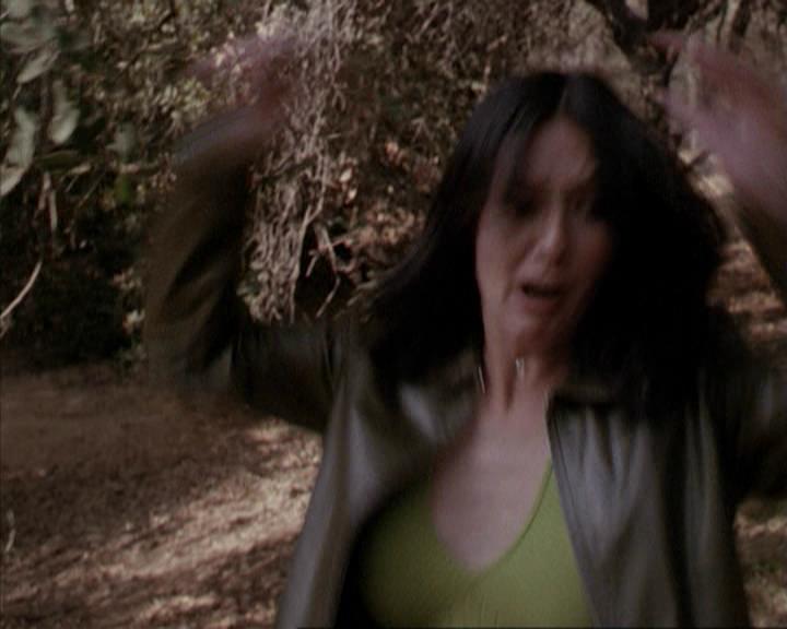 Charmed-Online-dot-net_207TheyreEverywhere1910.jpg