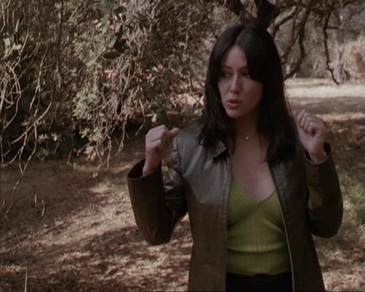 Charmed-Online-dot-net_207TheyreEverywhere1915.jpg